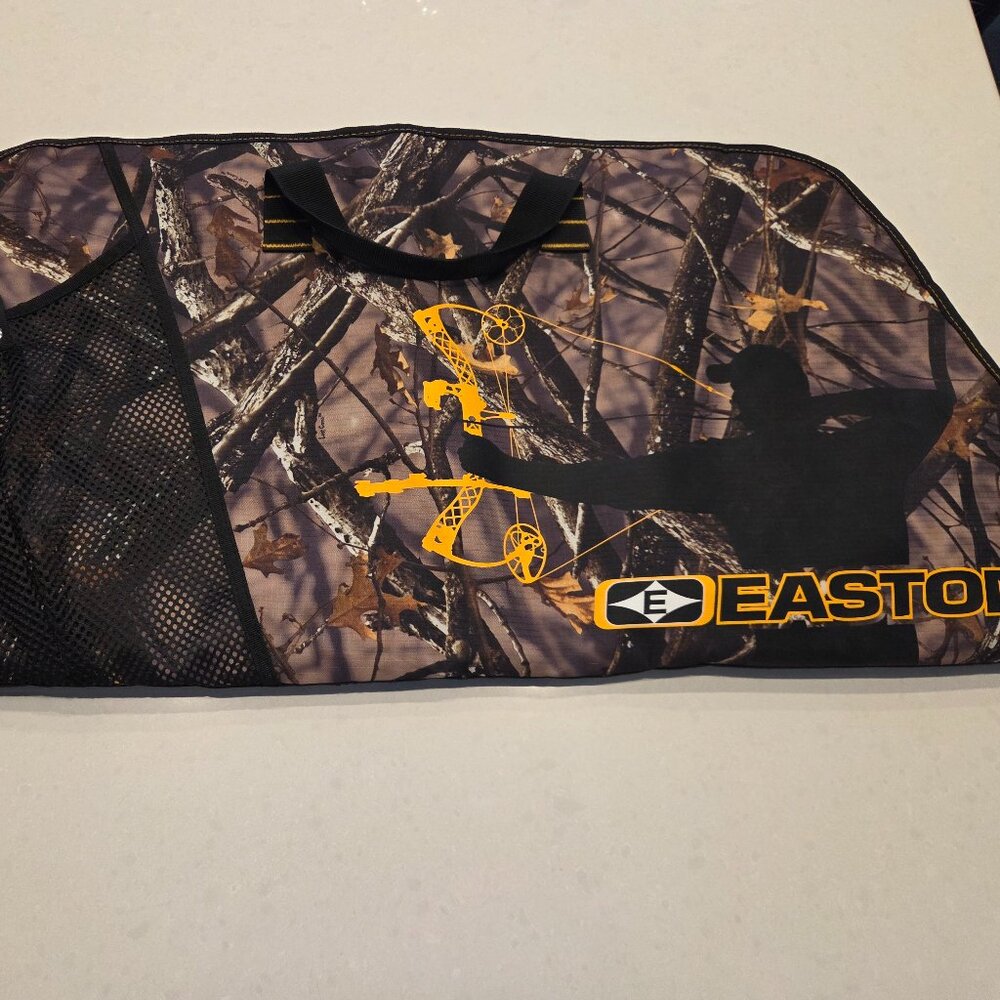 Easton Flatline Camouflage bow case